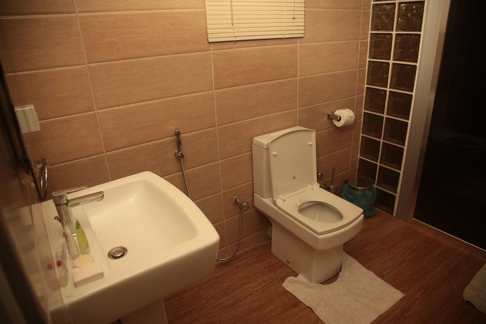 Fryburg Suites Aliayabiagba 外观 照片