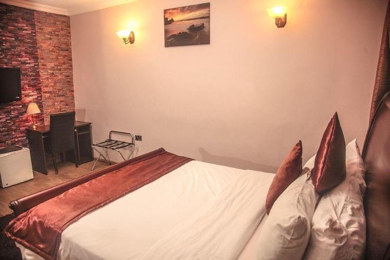 Fryburg Suites Aliayabiagba 外观 照片