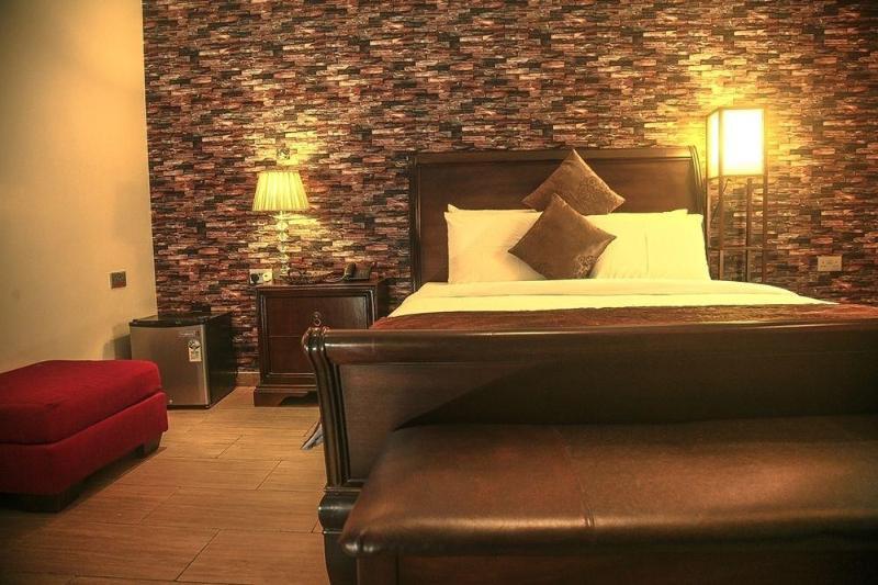 Fryburg Suites Aliayabiagba 外观 照片