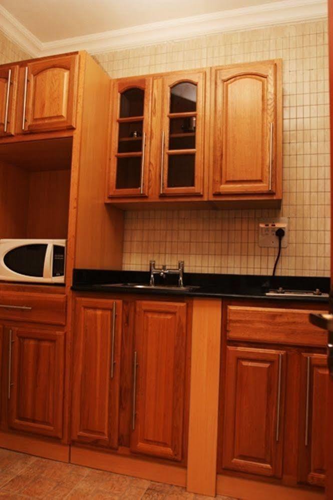 Fryburg Suites Aliayabiagba 外观 照片